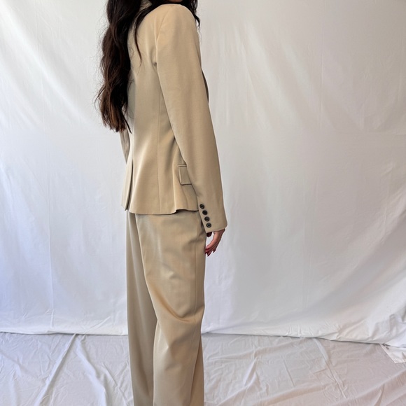 GIVENCHY COUTURE TWO PIECE SUIT - Picture 5 of 12